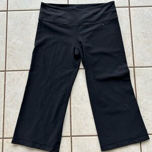 Lululemon capris pants